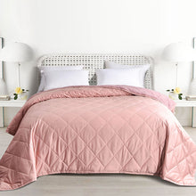 Load image into Gallery viewer, Premium Plush 100% Cotton Sateen and Luxury Poly Fleece Reversible Comforter (Rose Dawn)